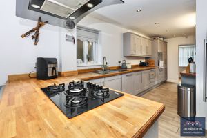 Photo 19- click for photo gallery